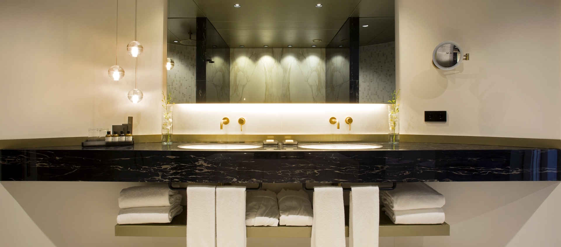 El baño de la suite presidencial del hotel Fairmont Rey Juan Carlos I en Barcelona